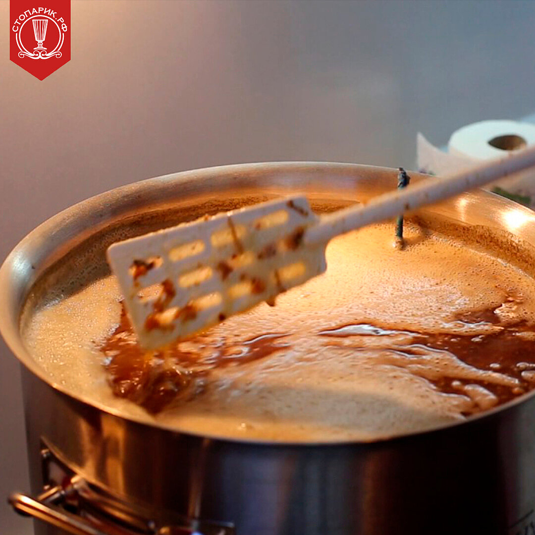 Ферментация солода. Получение сусла. Пивоваренные дрожжи. Кастрюля для пивоварения. Фильтр для пивного сусла.